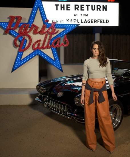Η Kristen Stewart στο Metier d'Arts show της Chanel στο Ντάλας (10/12/13)