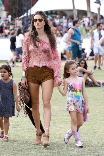 alessandra-ambrosio-coachella-2