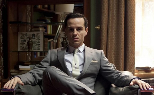 O Andrew Scott ως Moriarty στην τηλεοπτική σειρά Sherlock