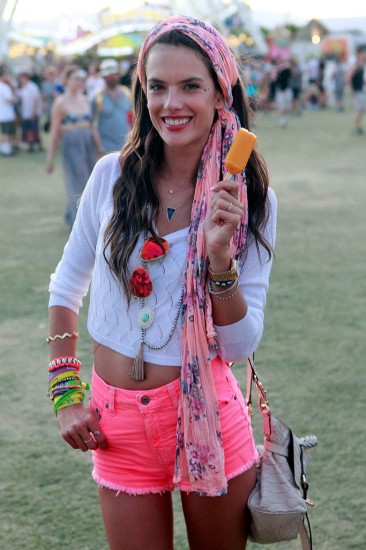 Alessandra-Ambrosio-Festival-Style