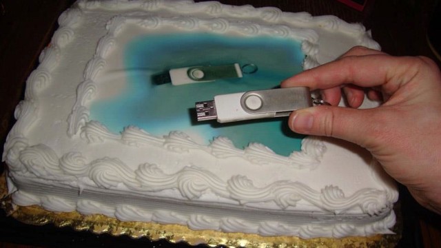 usb-cake