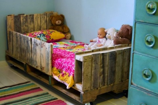pallets-baby-crib