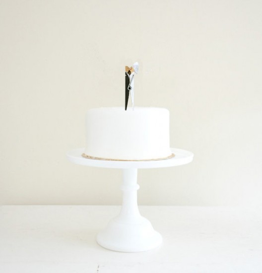 cake-decoration-kissing-clothespin