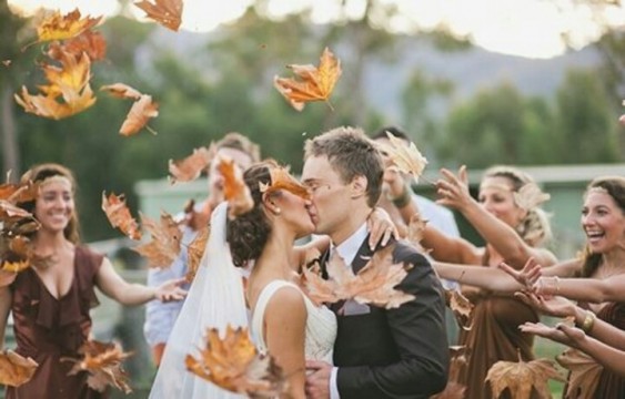 autumn-leaves-couple