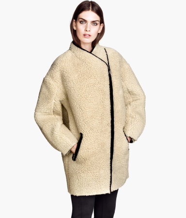 Η&Μ Κοντό παλτό-απομίμηση sheepskin 129€