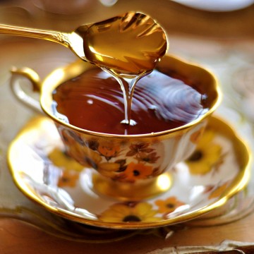 honey-in-tea