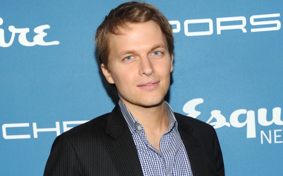 O Ronan Farrow
