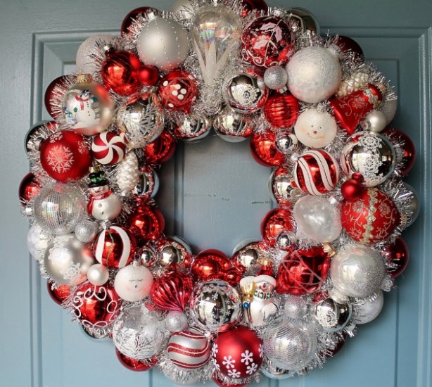 xmas-balls-wreath