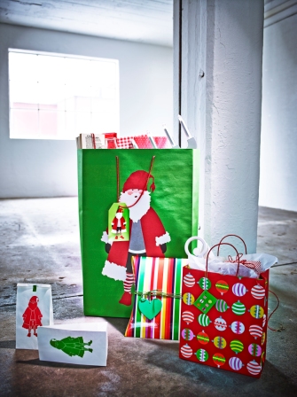 SNÖMYS τσάντα δώρου, Άγιος Βασίλης 2,99€/12 τεμ. SNÖMYS τσάντα δώρου 2,99€ 