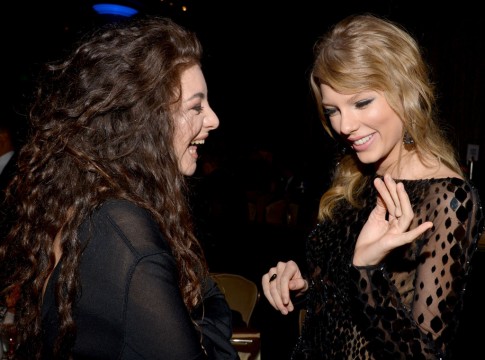 H Lorde με τη φίλη της Taylor Swift στο pre-Grammy gala
