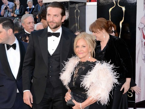 O Bradley Cooper με τη μαμά του στα βραβεία Όσκαρ του 2013