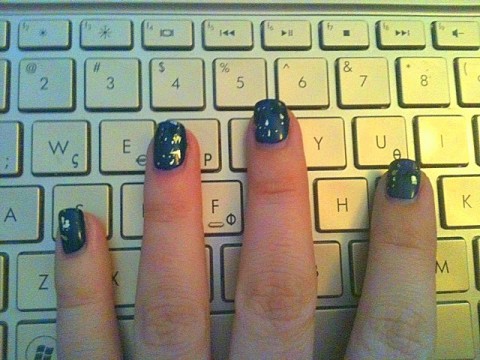 gold-leaf-mani