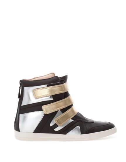 Sport wedge shoes Pull n’ Bear (15,99€)