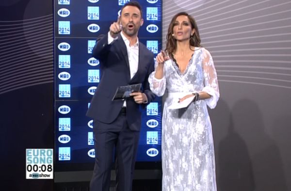 Η Δέσποινα Βανδή με φόρεμα MI-RO στην παρουσίαση ελληνικού τελικού Eurosong