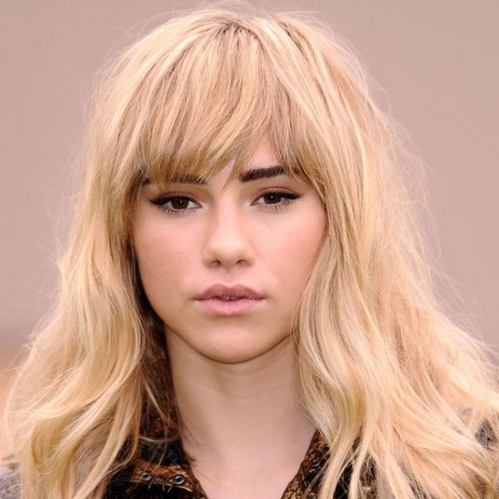 H Suki Waterhouse έχει δημιουργήσει αίσθηση με τις 