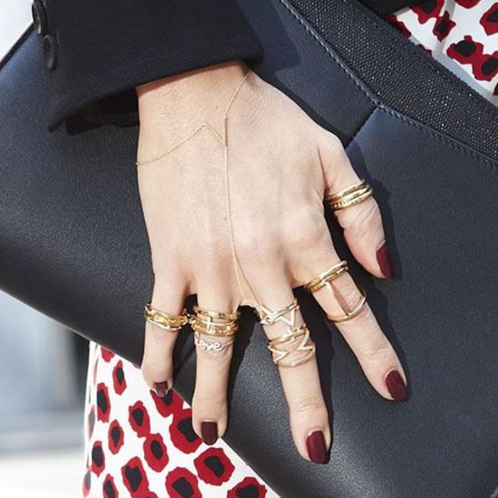Short-dark-red-nails-and-gold-rings-1