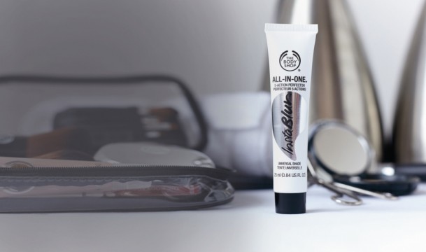 H νέα All-in-One InstaBlu 5 action perfector της The Body Shop (15€)