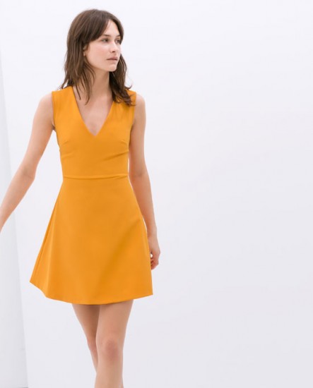 Φόρεμα εβαζέ Zara (49,95€)