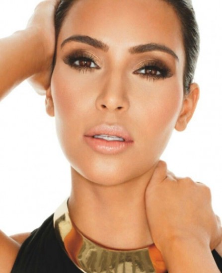 Το χαρακτηριστικό bronze makeup look της Kim Kardashian