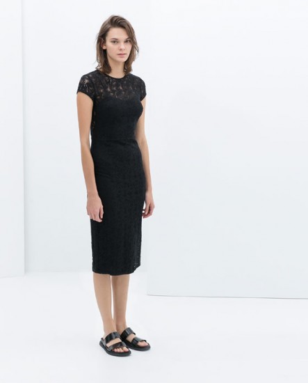 Εφαρμοστό φόρεμα με δαντέλα TRF/Zara (15,99€)