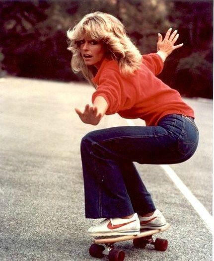 Η Farrah Fawcett κάνει skate με Seafarer jeans