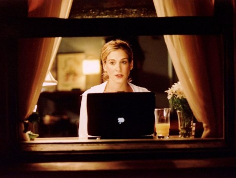 carrie-bradshaw-mac-laptop