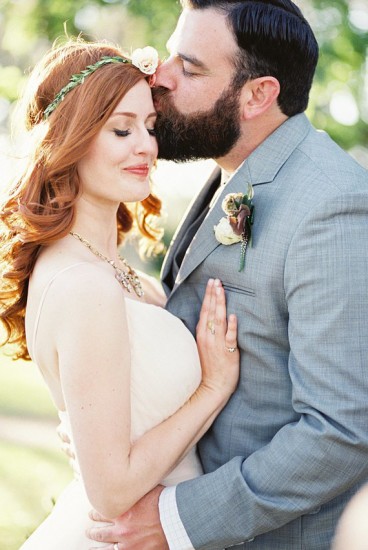 rustic-romantic-bride-groom