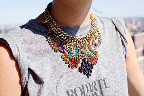 statement-necklace-street-style