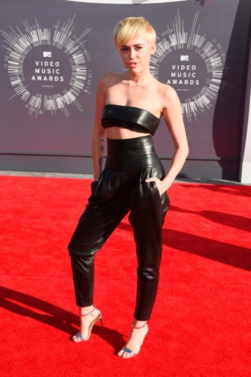 Miley-Cyrus-VMAs-2014