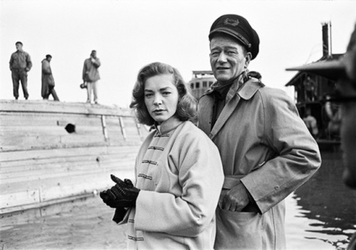 The Shootlist. Η Bacall πρωταγωνιστεί μαζί με τον John Wayne