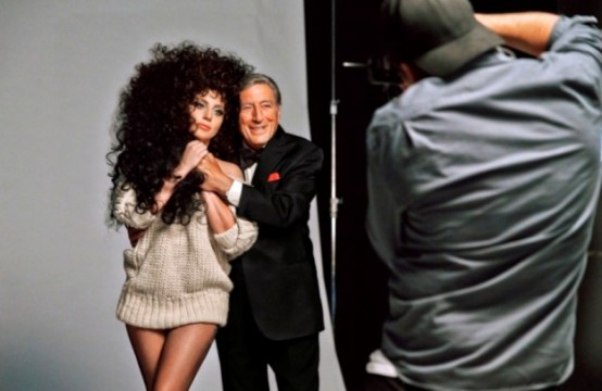 Από τη φωτογράφιση της Lady Gaga με τον Tony Bennett για την H&M Holiday Collection