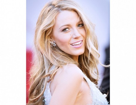 blake-lively-sun-kissed-strands