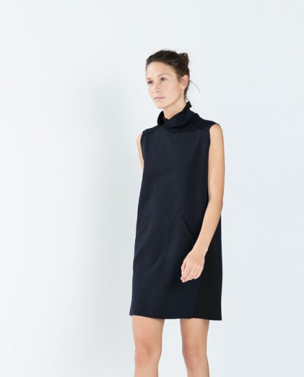Φόρεμα με ψηλό λαιμό Zara (35,95€)