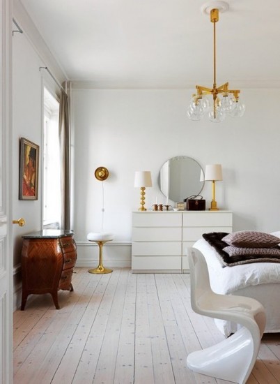 white-interior-gold-accents-2