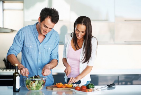 couple-cooking