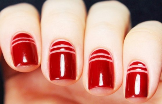 graphic-red-stripes-nails