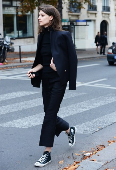 navy-blue-and-black-streetstyle-6