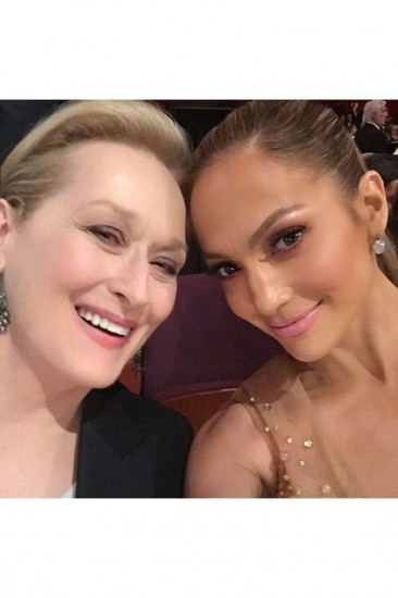 Η selfie φωτογραφία της Meryl Streep και της Jennifer Lopez
