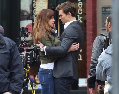 Dakota Johnson & Jamie Dornan στα γυρίσματα του Fifty Shades of Grey