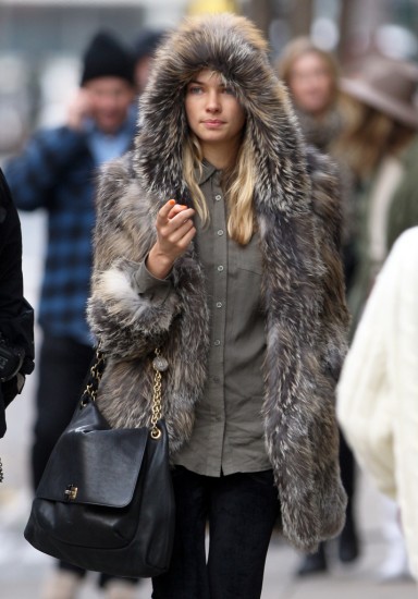 fur-coat-street-style-cold-weather-2