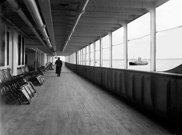 Το κατάστρωμα του Τιτανικού κατά την αποχώρηση του από το Southampton