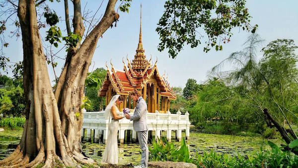 couple-world-bangkok