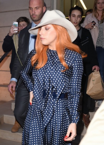 lady-gaga-red-hair-nyc-03