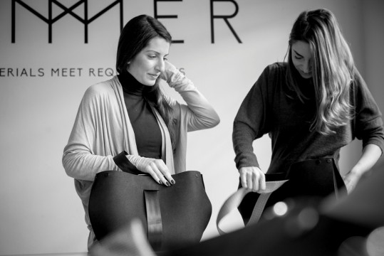 Αλκυόνη Ματσουρδέλη και Δανάη Γαβρίλη-δημιουργοί του Lommer brand