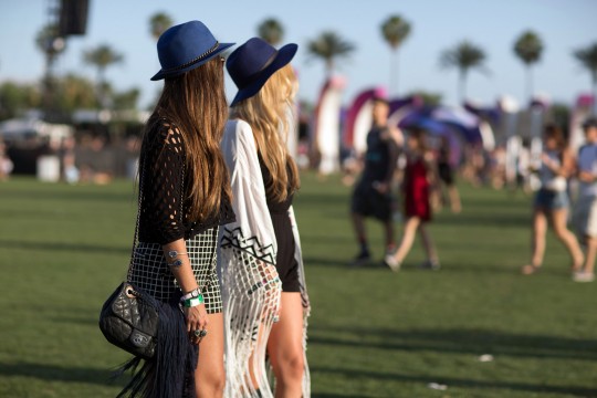 03-coachella-street-style-hats