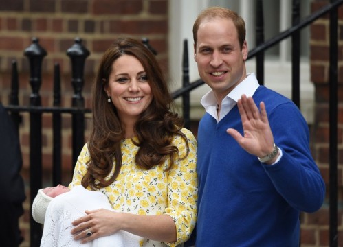 Kate Middleton & Prince William κατά την αποχώρηση τους από το St.Mary's Hospital