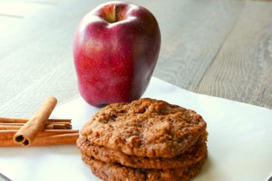 Cookies με μήλο & κανέλα