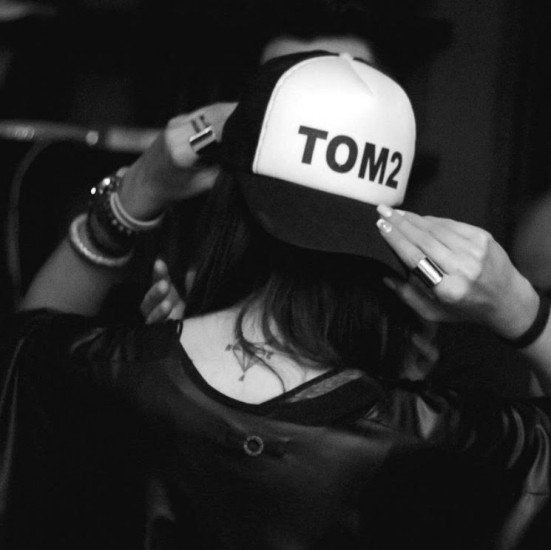 παρουσίαση ρούχων Tom2