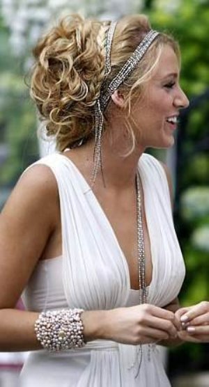 wedding-updos-for-curly-hair