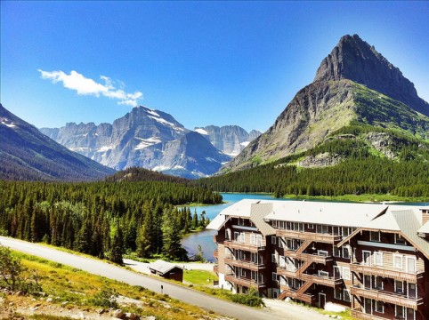 Many Glacier Hotel